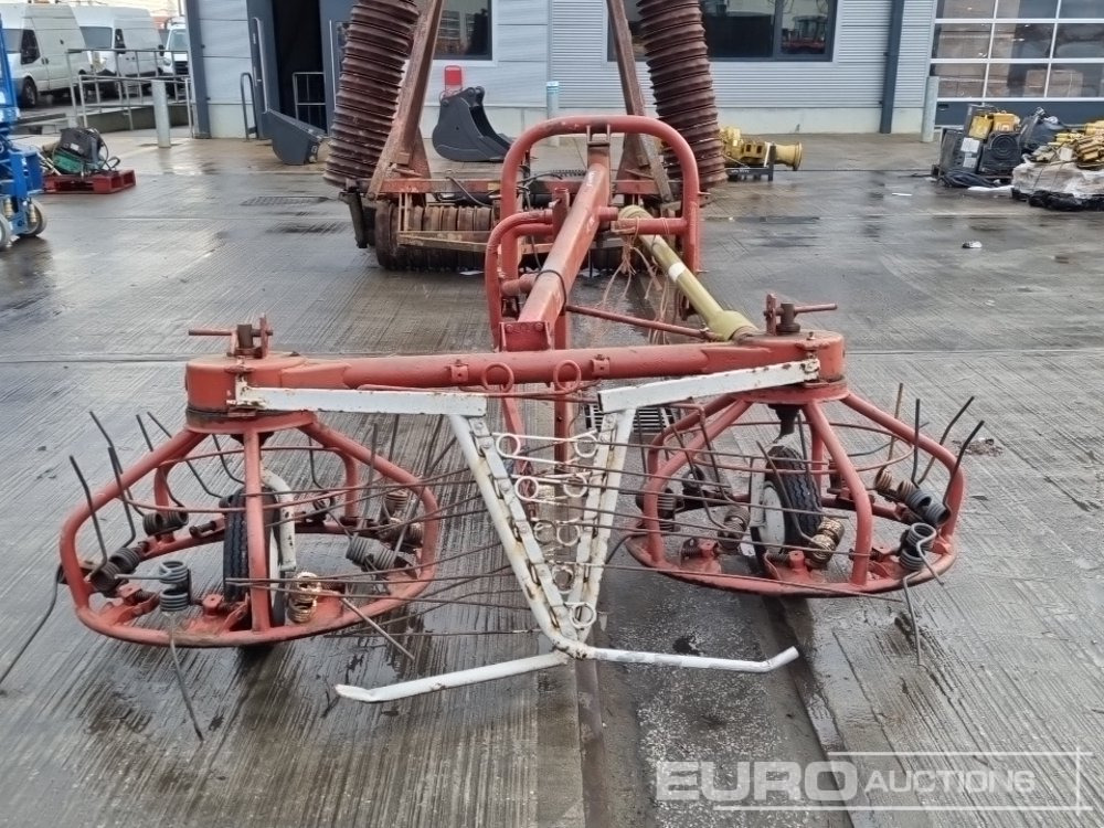 PTO Driven Hay Tedder to suit 3 Point Linkage - Machine agricole: photos 4 PTO Driven Hay Tedder to suit 3 Point Linkage - Machine agricole: photos 4