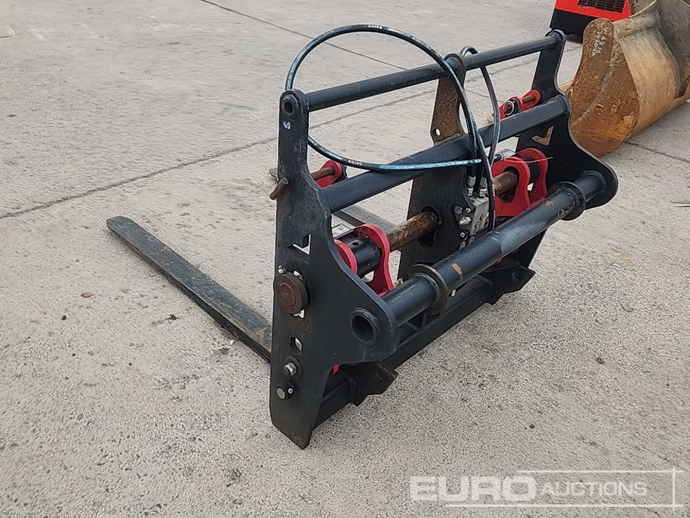 2020 Albutt Pallet Forks, Hydraulic Fork Postioner to suit Manitou Telehandler - Matériel de manutention: photos 2 2020 Albutt Pallet Forks, Hydraulic Fork Postioner to suit Manitou Telehandler - Matériel de manutention: photos 2