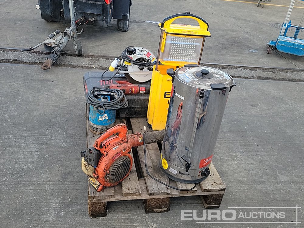 Milwaukee Battery Mag Drill, 110Volt Makita Rip Saw, Petrol Leaf Blower, 110Volt Water Pump, 240Volt Water Boiler, Hilti Rivet Gun, 240Volt Portable LED Light - Matériel de chantier: photos 2 Milwaukee Battery Mag Drill, 110Volt Makita Rip Saw, Petrol Leaf Blower, 110Volt Water Pump, 240Volt Water Boiler, Hilti Rivet Gun, 240Volt Portable LED Light - Matériel de chantier: photos 2