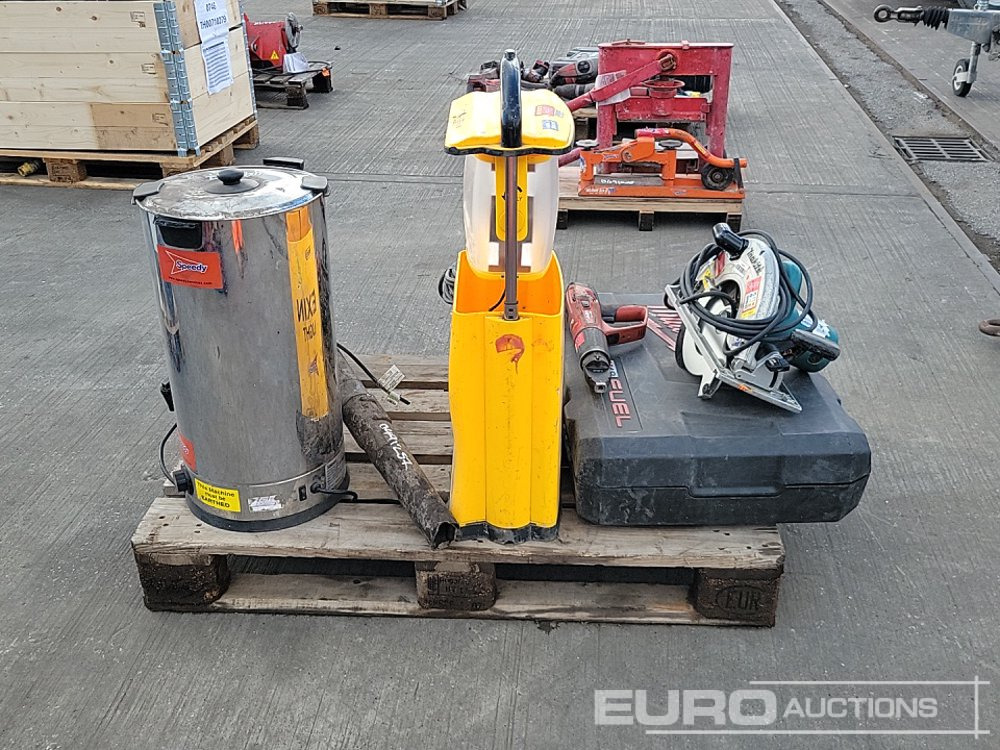 Milwaukee Battery Mag Drill, 110Volt Makita Rip Saw, Petrol Leaf Blower, 110Volt Water Pump, 240Volt Water Boiler, Hilti Rivet Gun, 240Volt Portable LED Light - Matériel de chantier: photos 4 Milwaukee Battery Mag Drill, 110Volt Makita Rip Saw, Petrol Leaf Blower, 110Volt Water Pump, 240Volt Water Boiler, Hilti Rivet Gun, 240Volt Portable LED Light - Matériel de chantier: photos 4