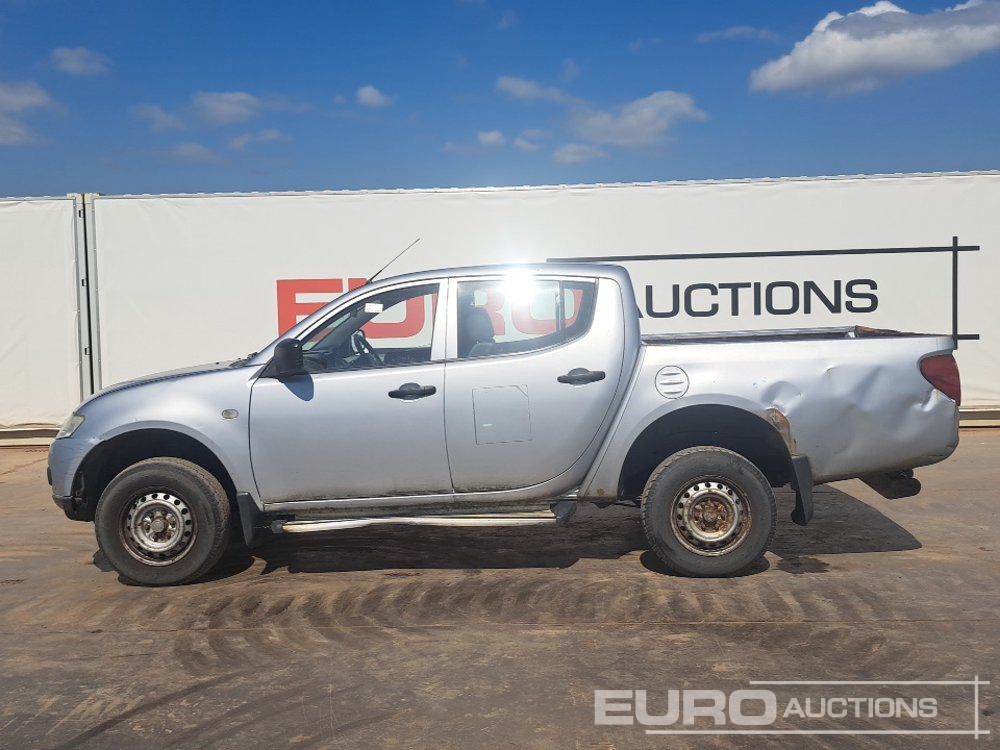 Mitsubishi L200 - SUV: photos 2 Mitsubishi L200 - SUV: photos 2