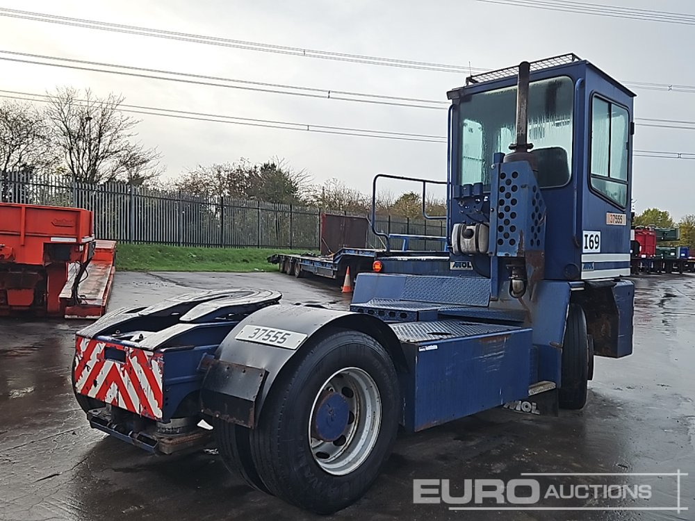 Mol YM220 - Tracteur portuaire: photos 5 Mol YM220 - Tracteur portuaire: photos 5