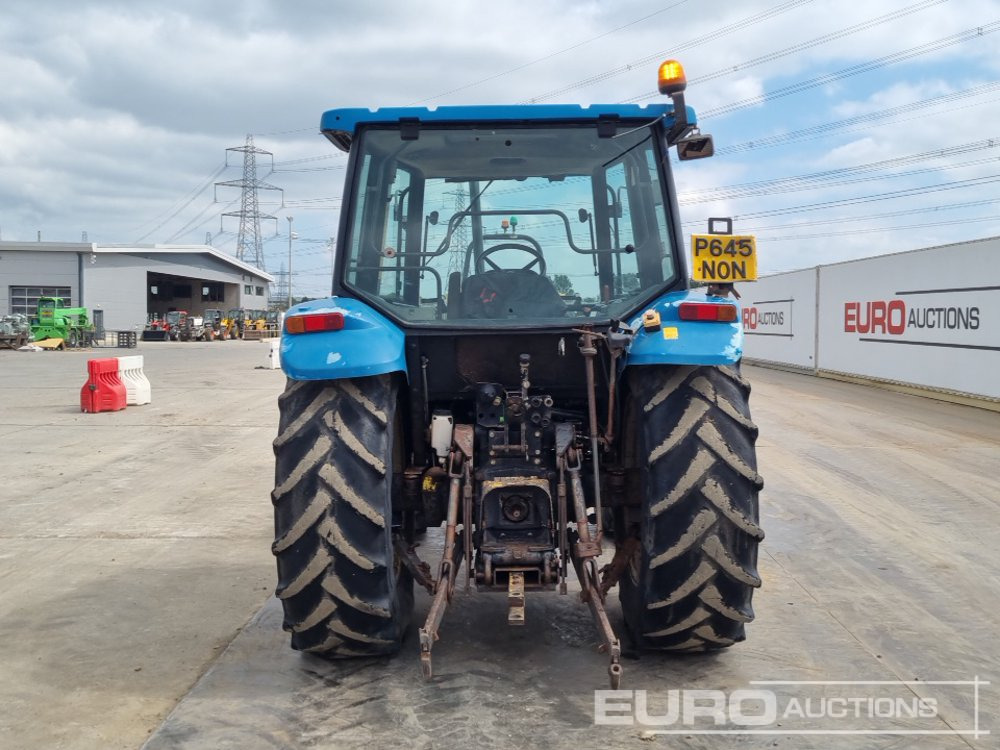 New Holland 5635 - Tracteur agricole: photos 4 New Holland 5635 - Tracteur agricole: photos 4