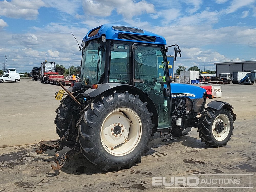 New Holland TN95F - Tracteur agricole: photos 5 New Holland TN95F - Tracteur agricole: photos 5