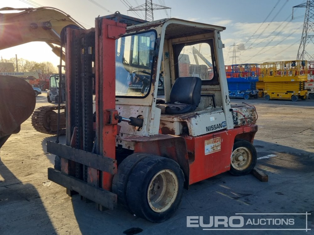Nissan YGF03A40TU - Chariot élévateur diesel: photos 1 Nissan YGF03A40TU - Chariot élévateur diesel: photos 1