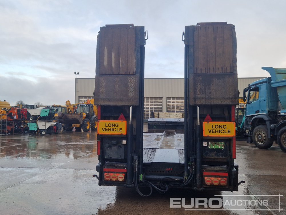 Nooteboom Tri Axle Stepframe Low Loader Trailer, Hydraulic Fliptoe Ramps - Semi-remorque surbaissé: photos 2 Nooteboom Tri Axle Stepframe Low Loader Trailer, Hydraulic Fliptoe Ramps - Semi-remorque surbaissé: photos 2