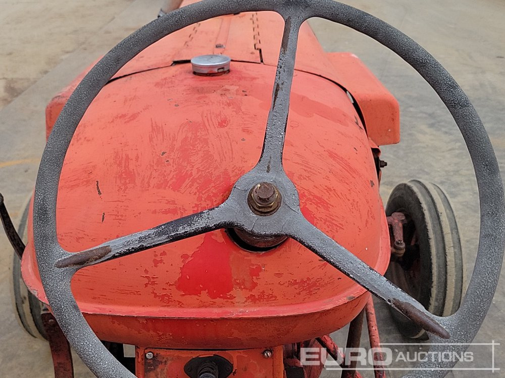 Tracteur agricole Nuffield 2WD Tractor: photos 30