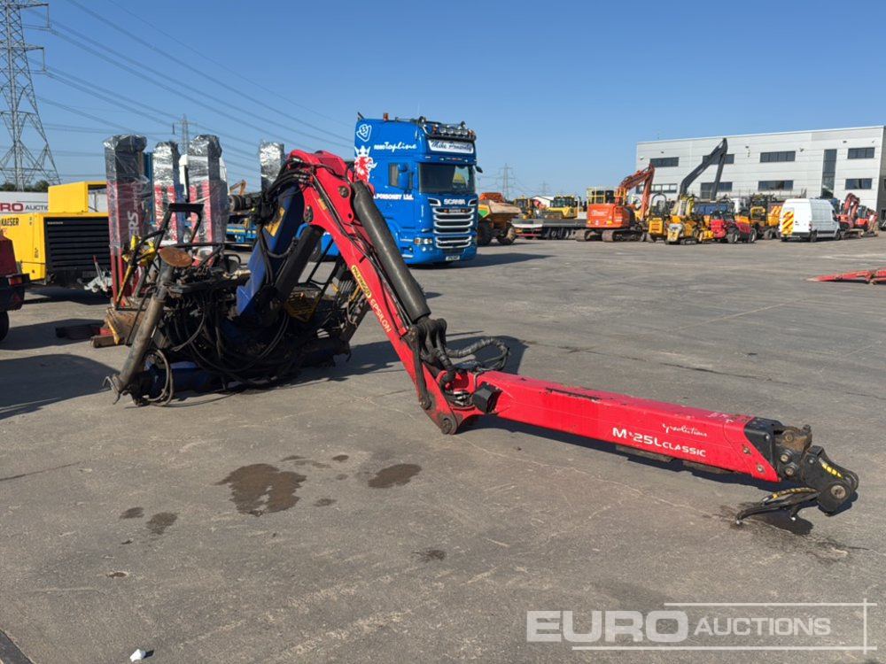 Palfinger EPSILON M125L CLASSIC - Grue auxiliaire: photos 4 Palfinger EPSILON M125L CLASSIC - Grue auxiliaire: photos 4