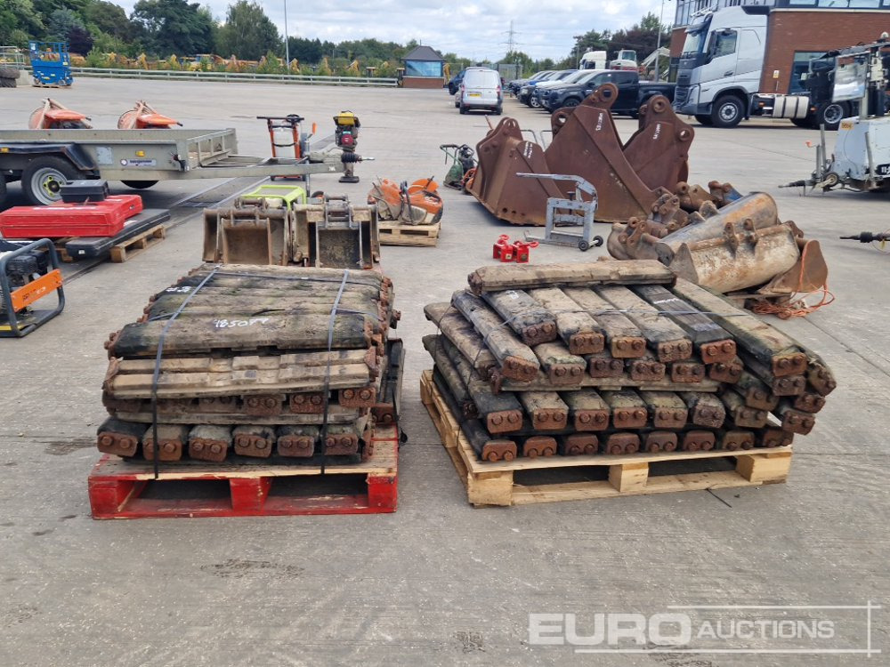Pallet of 800mm Rubber Block Pads (2 of) - Chenille pour Engins de chantier: photos 2 Pallet of 800mm Rubber Block Pads (2 of) - Chenille pour Engins de chantier: photos 2