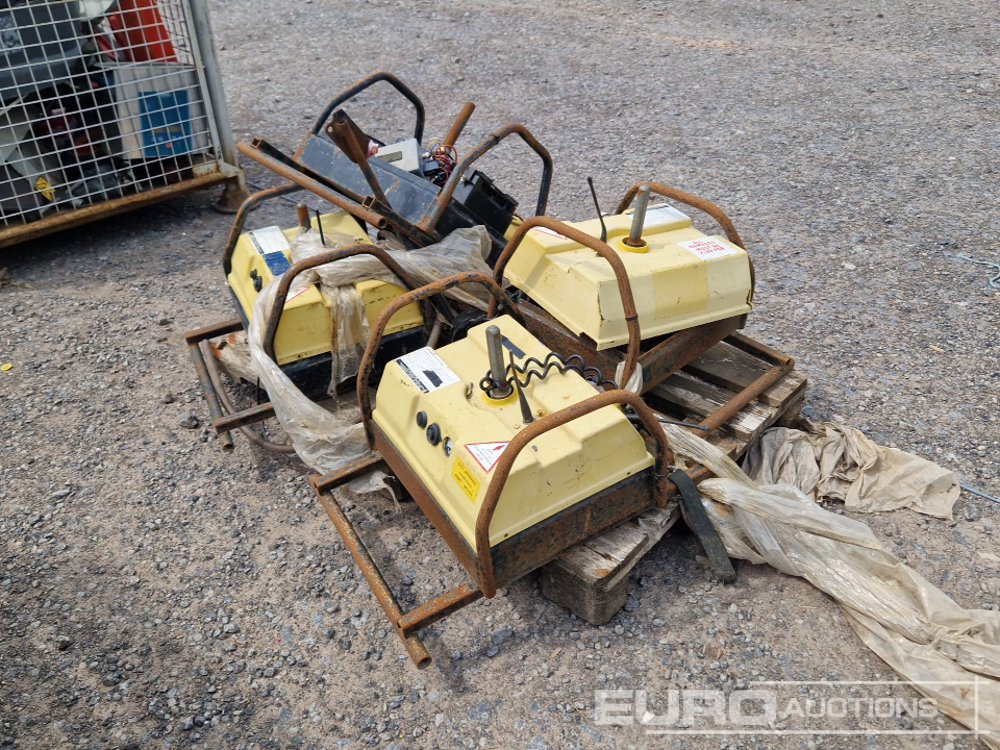 Pallet of Equipment (2 of) - Matériel de chantier: photos 2 Pallet of Equipment (2 of) - Matériel de chantier: photos 2