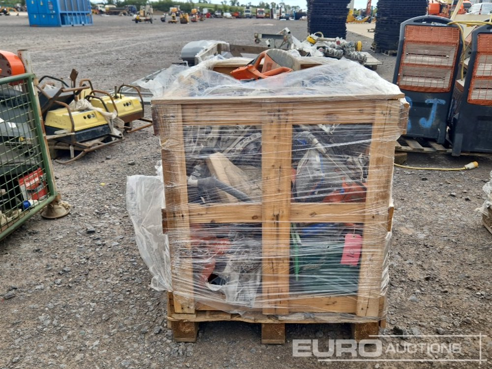 Pallet of Stihl Consaws, Pole Saw Head & Engine (Spares) - Matériel de chantier: photos 4 Pallet of Stihl Consaws, Pole Saw Head & Engine (Spares) - Matériel de chantier: photos 4