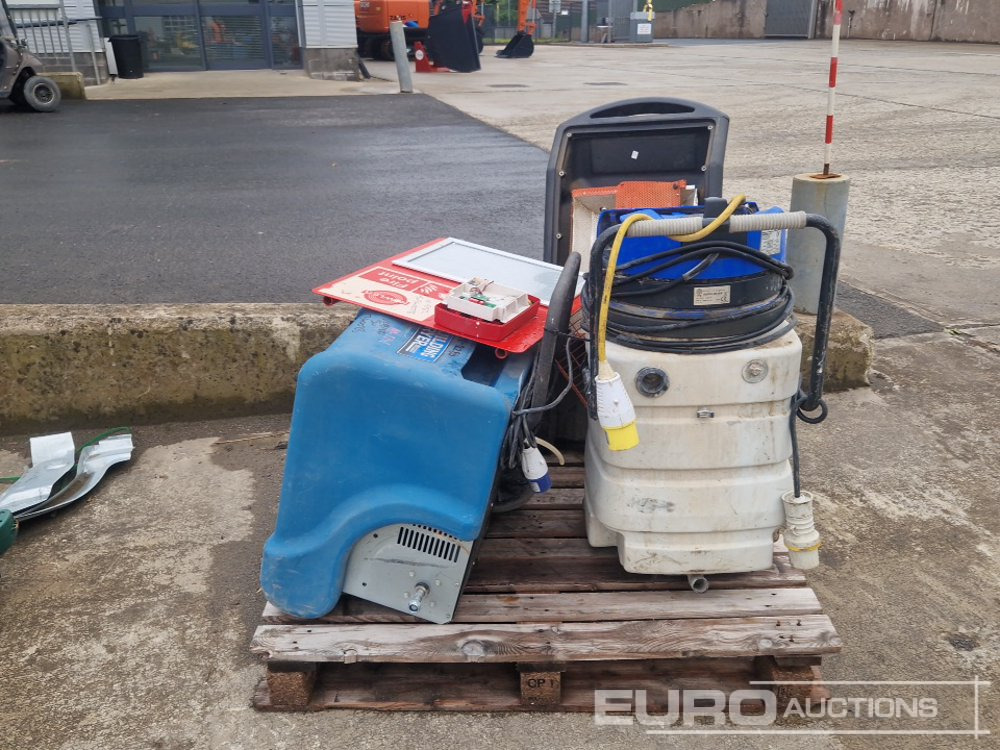 Pallet of Vacuum Cleaners, Heater, Dehumidifer - Matériel de chantier: photos 2 Pallet of Vacuum Cleaners, Heater, Dehumidifer - Matériel de chantier: photos 2