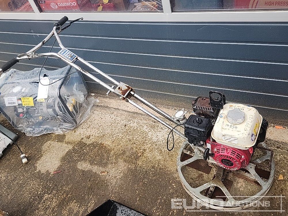 Petrol Powerfloat - Travaux routiers: photos 1 Petrol Powerfloat - Travaux routiers: photos 1