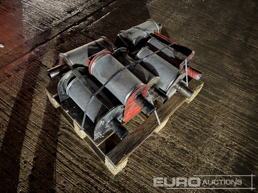 Pallet of Exhausts (2 of) - Pièces de rechange: photos 5 Pallet of Exhausts (2 of) - Pièces de rechange: photos 5