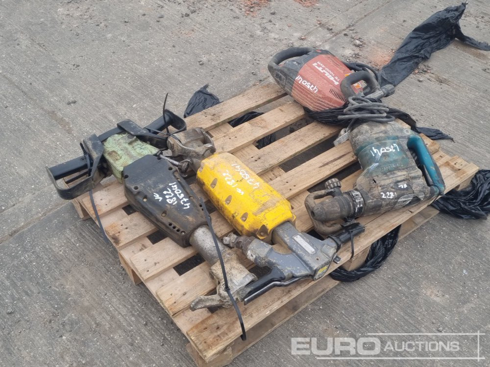 Pneumatic Hand Held Breaker (2 of), 110Volt Makita AVT Hammer Drill, 110Volt Hilti TE1000 AVR Hand Held Breaker - Travaux routiers: photos 1 Pneumatic Hand Held Breaker (2 of), 110Volt Makita AVT Hammer Drill, 110Volt Hilti TE1000 AVR Hand Held Breaker - Travaux routiers: photos 1