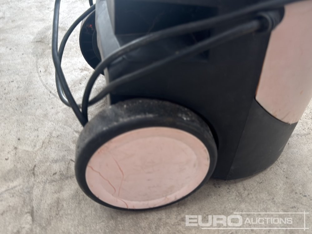 RAC 240 Volt Pressure Washer - Nettoyeur haute pression: photos 3 RAC 240 Volt Pressure Washer - Nettoyeur haute pression: photos 3