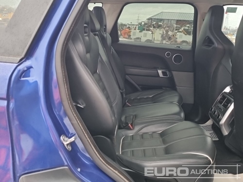 SUV Range Rover Sport: photos 25