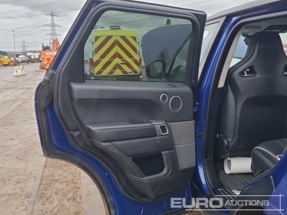 SUV Range Rover Sport: photos 26