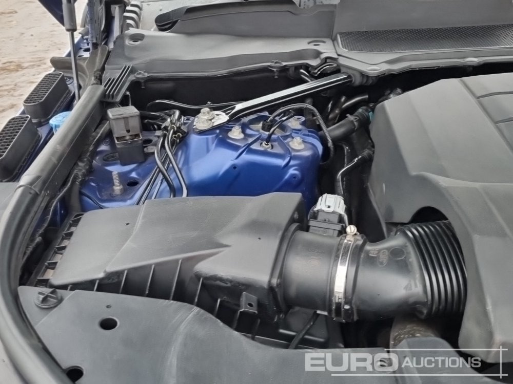 SUV Range Rover Sport: photos 16