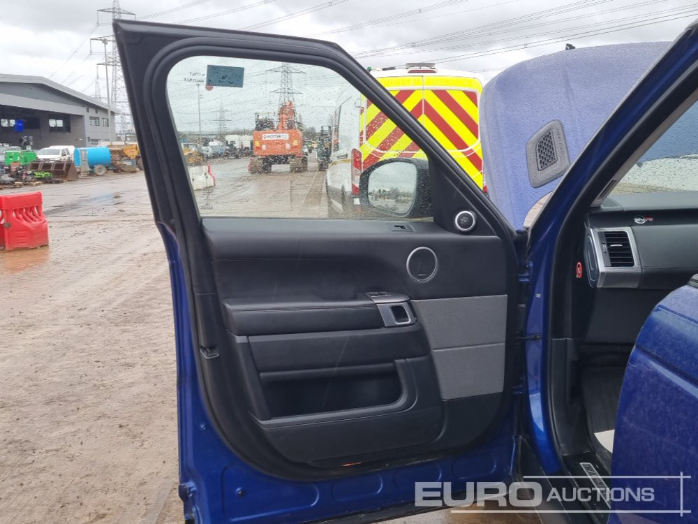 SUV Range Rover Sport: photos 28