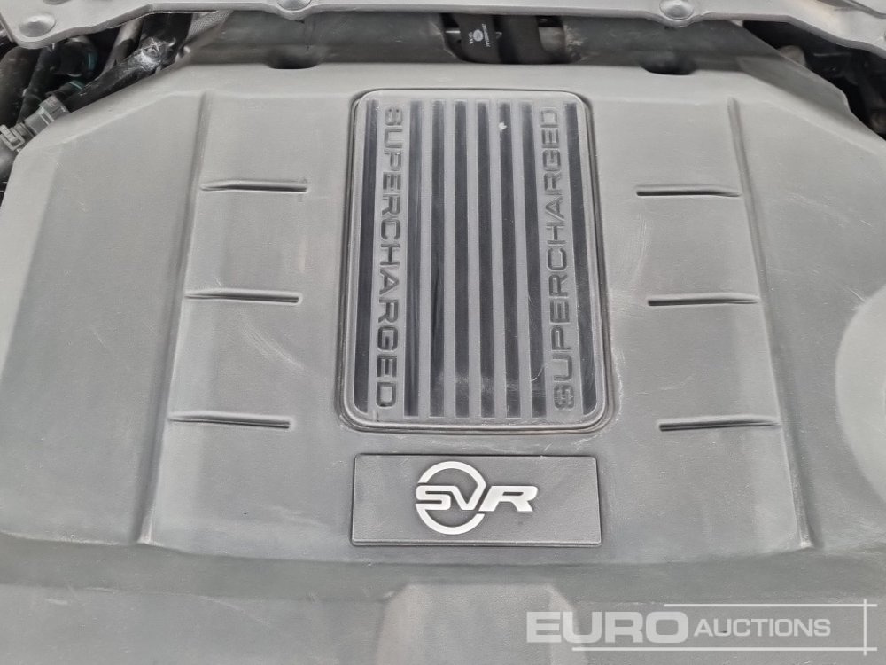 SUV Range Rover Sport: photos 18