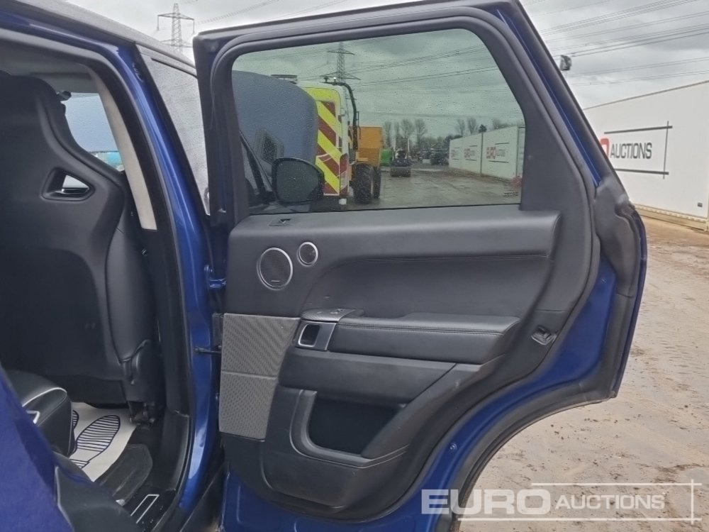 SUV Range Rover Sport: photos 24