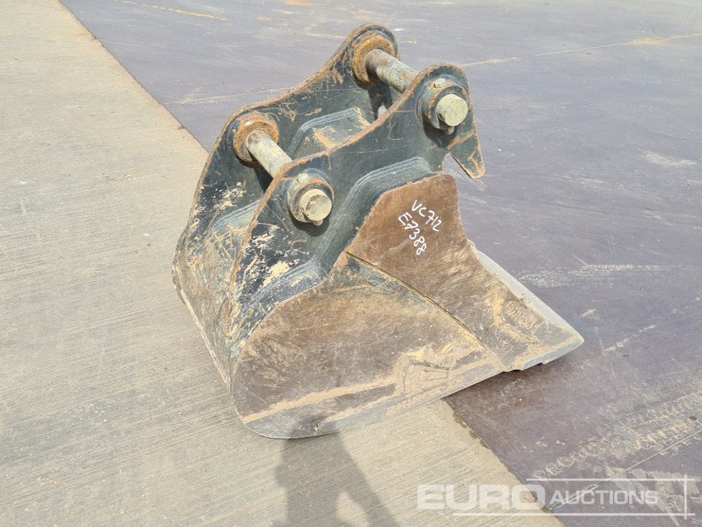 Rhinox 24" Digging Bucket 65mm Pin to suit 13 Ton Excavator - Godet: photos 5 Rhinox 24" Digging Bucket 65mm Pin to suit 13 Ton Excavator - Godet: photos 5