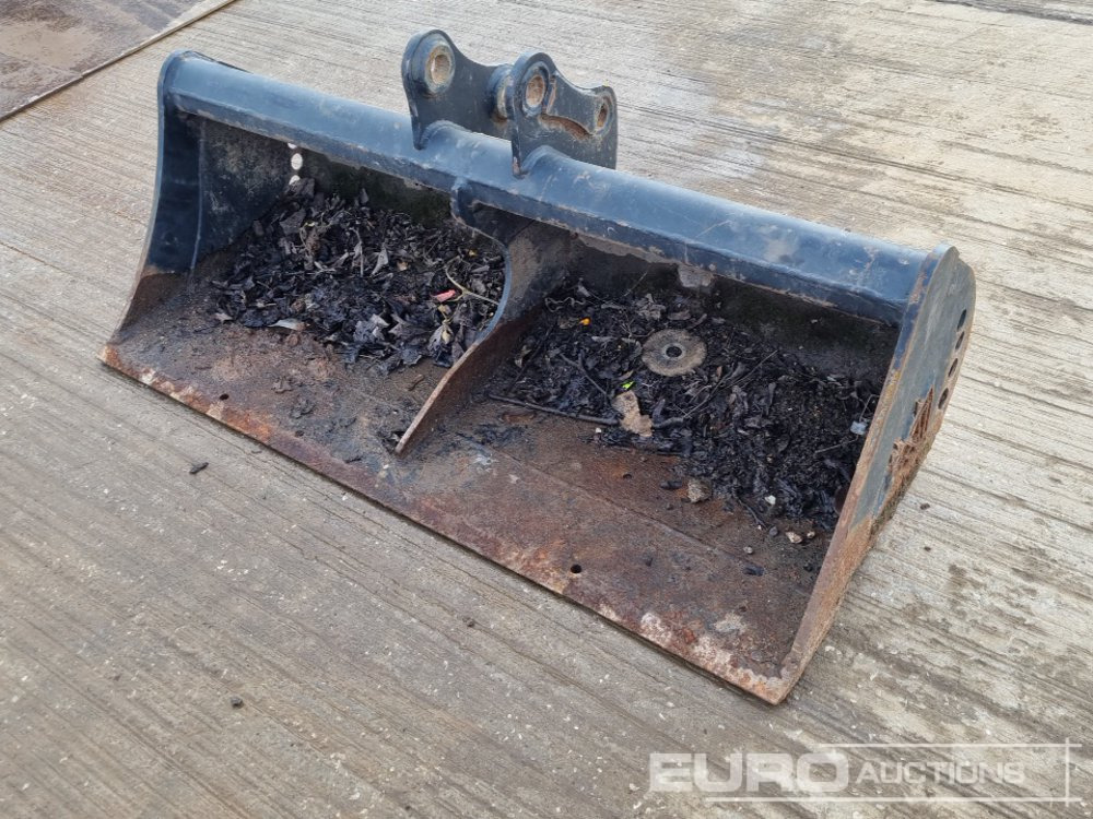 Rhinox 48" Ditching Bucket 35mm Pin to suit Mini Excavator - Godet: photos 1 Rhinox 48" Ditching Bucket 35mm Pin to suit Mini Excavator - Godet: photos 1