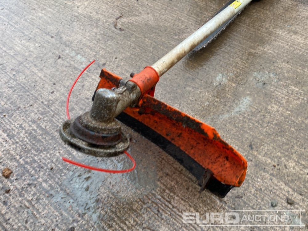 Stihl MS211 Chainsaw, Gardenline Chainsaw, Pace Strimmer (3 of) - Matériel de chantier: photos 5 Stihl MS211 Chainsaw, Gardenline Chainsaw, Pace Strimmer (3 of) - Matériel de chantier: photos 5