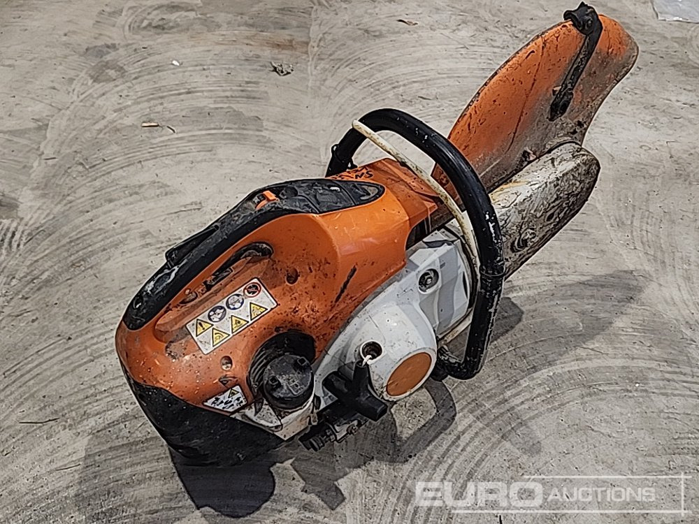 Stihl Petrol Con Saw - Travaux routiers: photos 3 Stihl Petrol Con Saw - Travaux routiers: photos 3