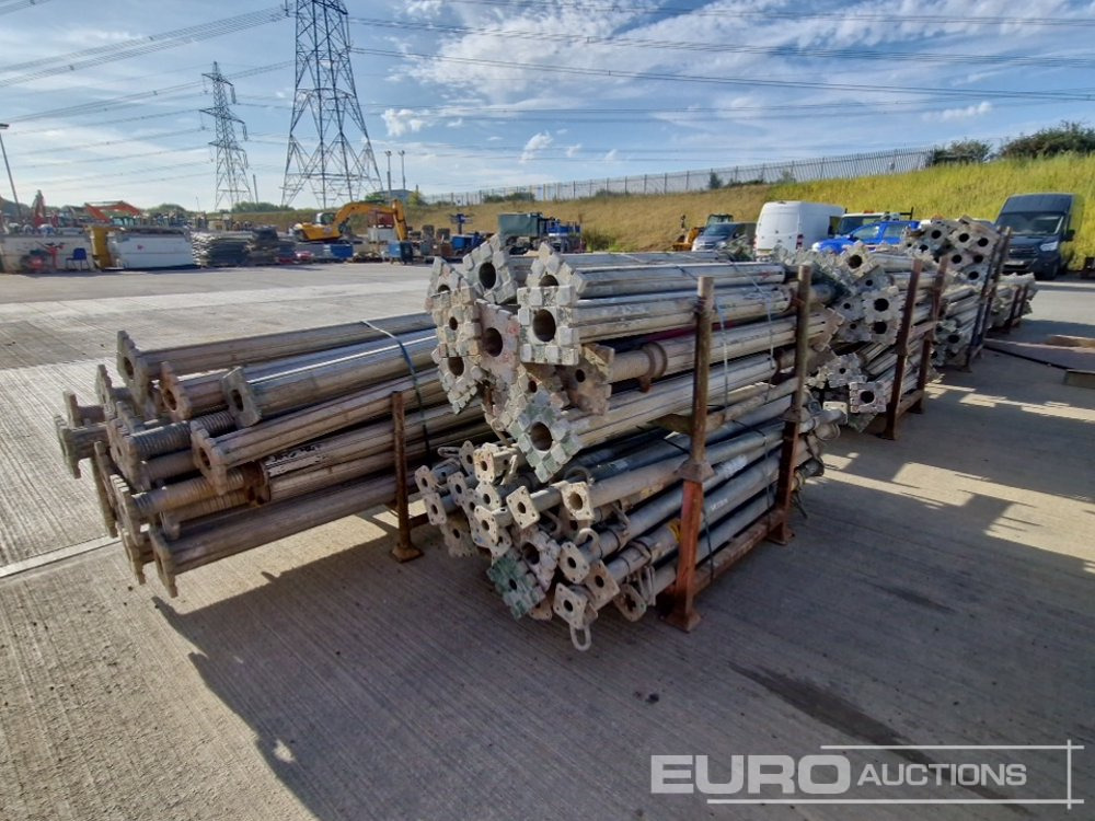Stillage of Adjustable Acrow Props (12 of) - Matériel de chantier: photos 5 Stillage of Adjustable Acrow Props (12 of) - Matériel de chantier: photos 5