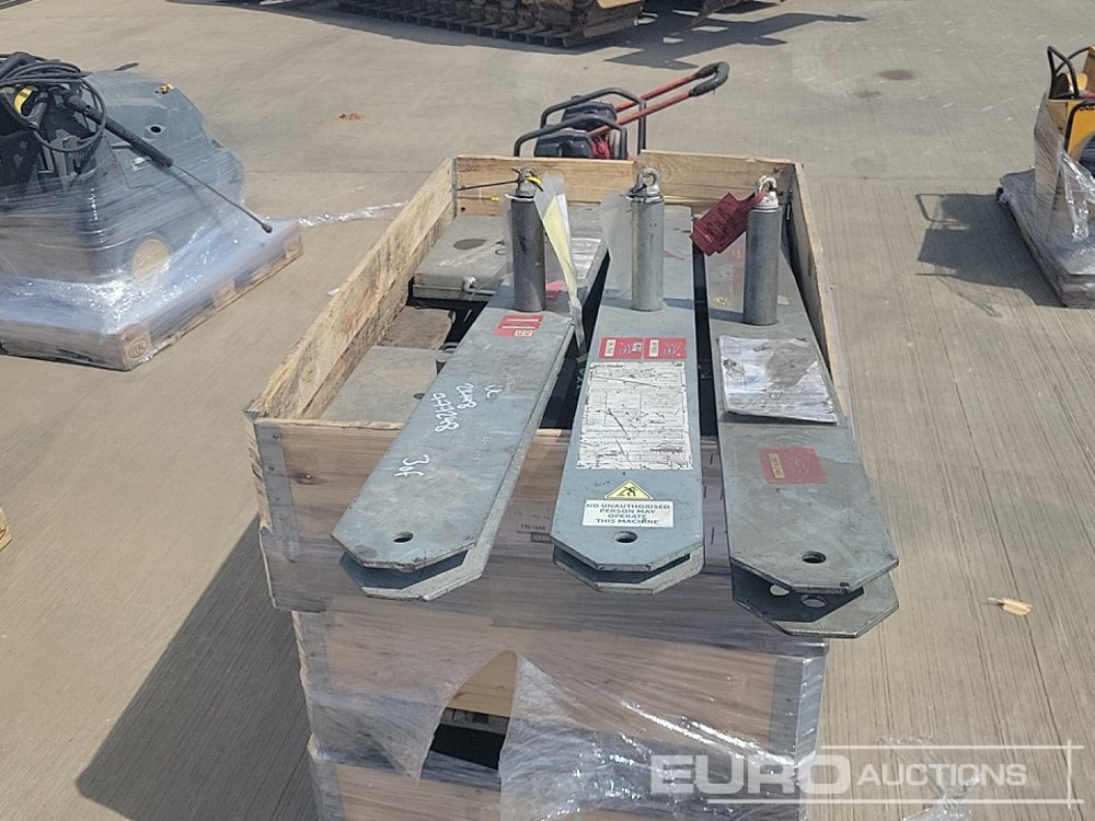 Stillage of Base Weights & Man Anchors (3 of) - Matériel de chantier: photos 4 Stillage of Base Weights & Man Anchors (3 of) - Matériel de chantier: photos 4