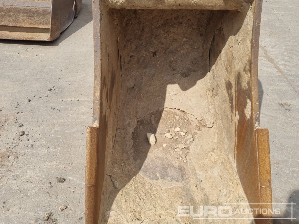 Godet Strickland 24" Digging Bucket 65mm Pin to suit 13 Ton Excavator: photos 10