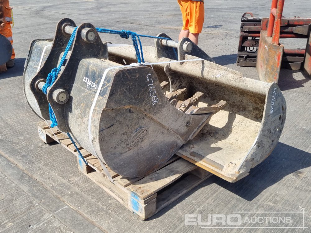 Strickland 60" Ditching, 36" Digging Bucket 45mm Pin to suit 4-6 Ton Excavator - Godet: photos 1 Strickland 60" Ditching, 36" Digging Bucket 45mm Pin to suit 4-6 Ton Excavator - Godet: photos 1