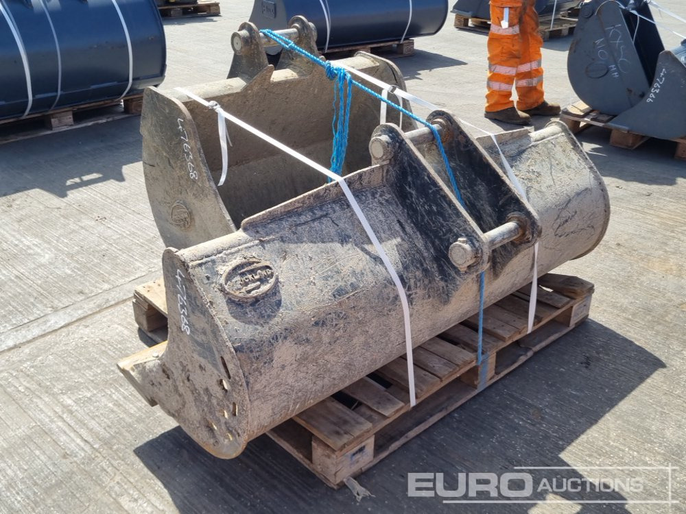 Strickland 60" Ditching, 36" Digging Bucket 45mm Pin to suit 4-6 Ton Excavator - Godet: photos 3 Strickland 60" Ditching, 36" Digging Bucket 45mm Pin to suit 4-6 Ton Excavator - Godet: photos 3