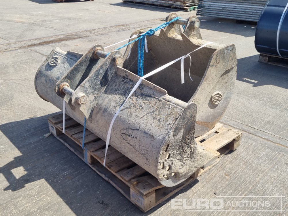 Strickland 60" Ditching, 36" Digging Bucket 45mm Pin to suit 4-6 Ton Excavator - Godet: photos 5 Strickland 60" Ditching, 36" Digging Bucket 45mm Pin to suit 4-6 Ton Excavator - Godet: photos 5