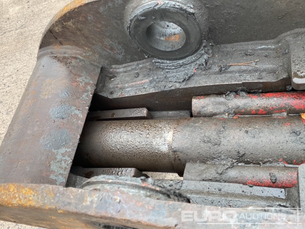 Attache rapide Strickland Hydraulic Quick Hitch 65mm Pin to suit 13 Ton Excavator: photos 8