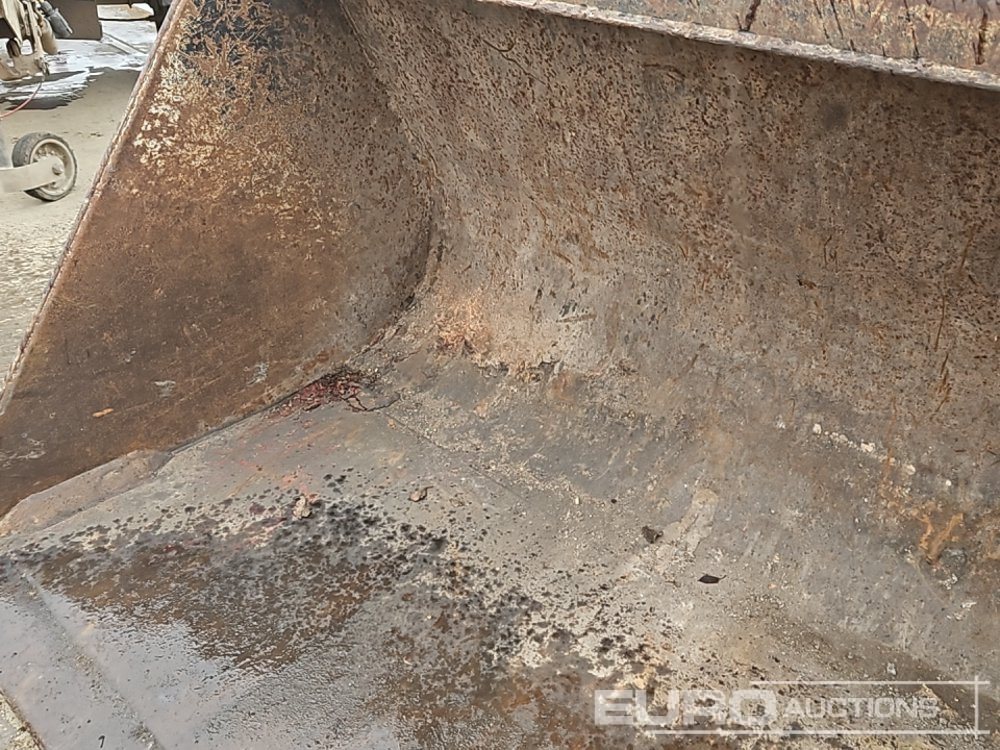 Godet Strimech 90" Loading Bucket to suit Telehandler: photos 12 Godet Strimech 90" Loading Bucket to suit Telehandler: photos 12