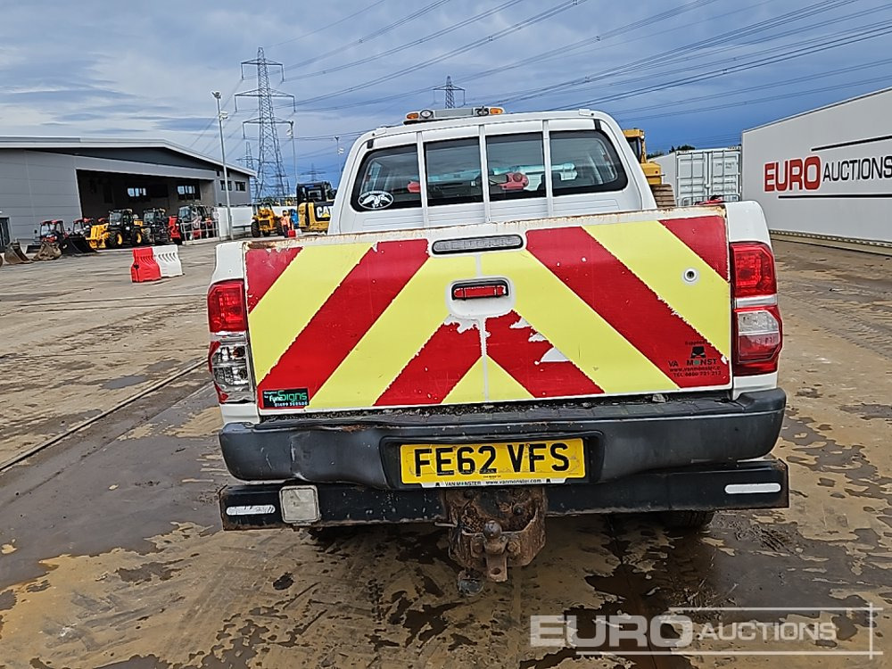 Toyota Hilux - Pick-up: photos 4 Toyota Hilux - Pick-up: photos 4