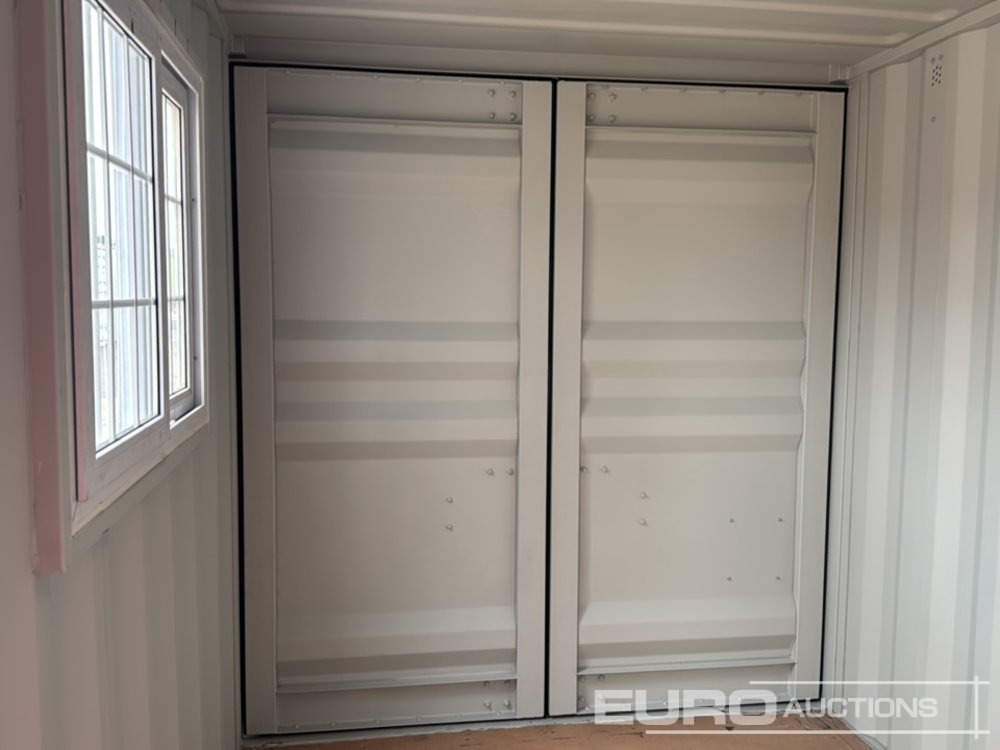 Unused 12ft Office Container, 1 End Door, 1 Window, 1 Side Door (Cannot Be Reconsigned) - Conteneur maritime: photos 5 Unused 12ft Office Container, 1 End Door, 1 Window, 1 Side Door (Cannot Be Reconsigned) - Conteneur maritime: photos 5