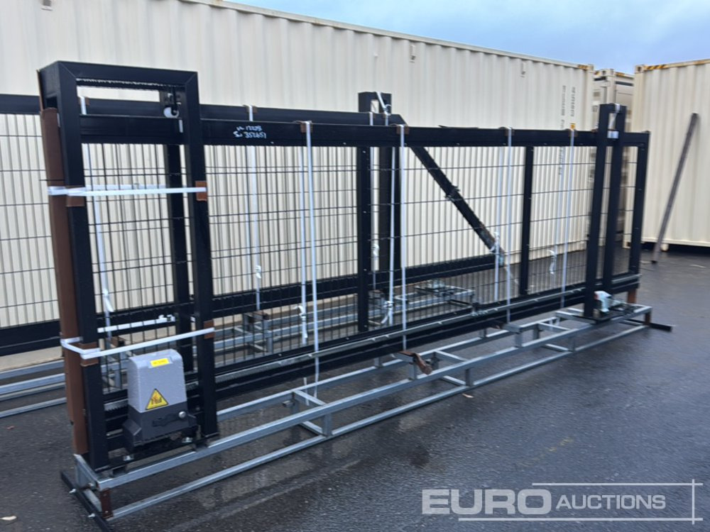 Unused 14’ Cantilever Mesh Gate, Automation System, 5 Key Fobs, 2 Security Sensors - Matériel de chantier: photos 2 Unused 14’ Cantilever Mesh Gate, Automation System, 5 Key Fobs, 2 Security Sensors - Matériel de chantier: photos 2