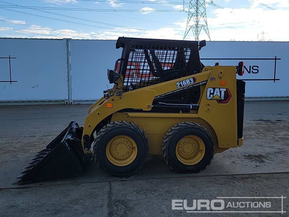 Unused 2025 CAT 216B3 - Mini chargeuse: photos 2 Unused 2025 CAT 216B3 - Mini chargeuse: photos 2