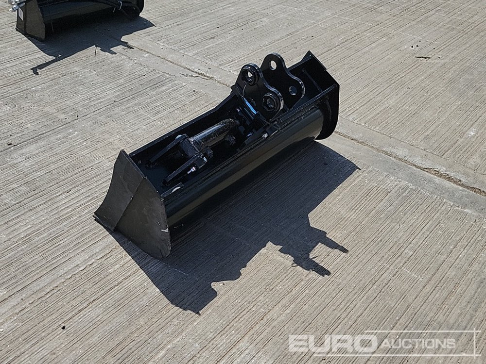 Unused 2025 Captok 24" Hydraulic Tilting Bucket 25mm Pin to suit Mini Excavator - Godet: photos 3 Unused 2025 Captok 24" Hydraulic Tilting Bucket 25mm Pin to suit Mini Excavator - Godet: photos 3