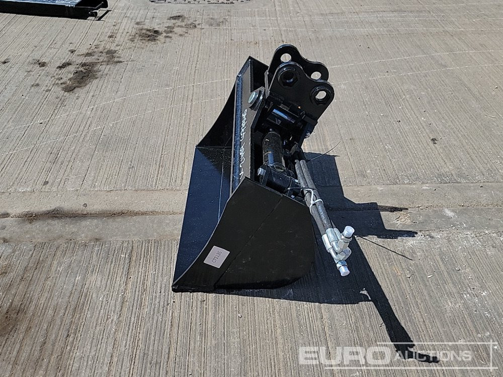 Unused 2025 Captok 24" Hydraulic Tilting Bucket 25mm Pin to suit Mini Excavator - Godet: photos 2 Unused 2025 Captok 24" Hydraulic Tilting Bucket 25mm Pin to suit Mini Excavator - Godet: photos 2