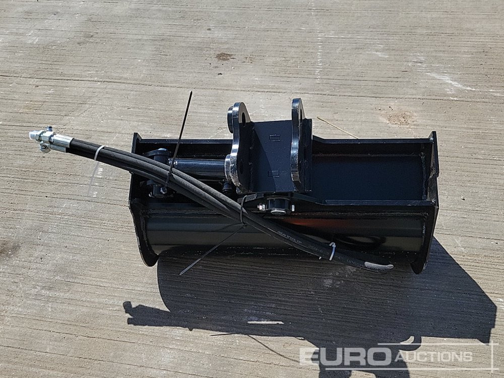 Unused 2025 Captok 24" Hydraulic Tilting Bucket 25mm Pin to suit Mini Excavator - Godet: photos 4 Unused 2025 Captok 24" Hydraulic Tilting Bucket 25mm Pin to suit Mini Excavator - Godet: photos 4