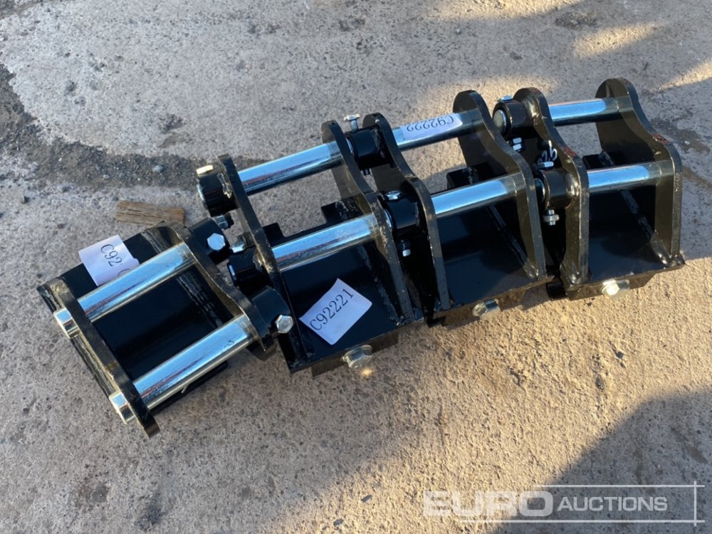 Unused 2025 Quick Coupler to suit Mini Excavator (4 of) - Attache rapide: photos 1 Unused 2025 Quick Coupler to suit Mini Excavator (4 of) - Attache rapide: photos 1