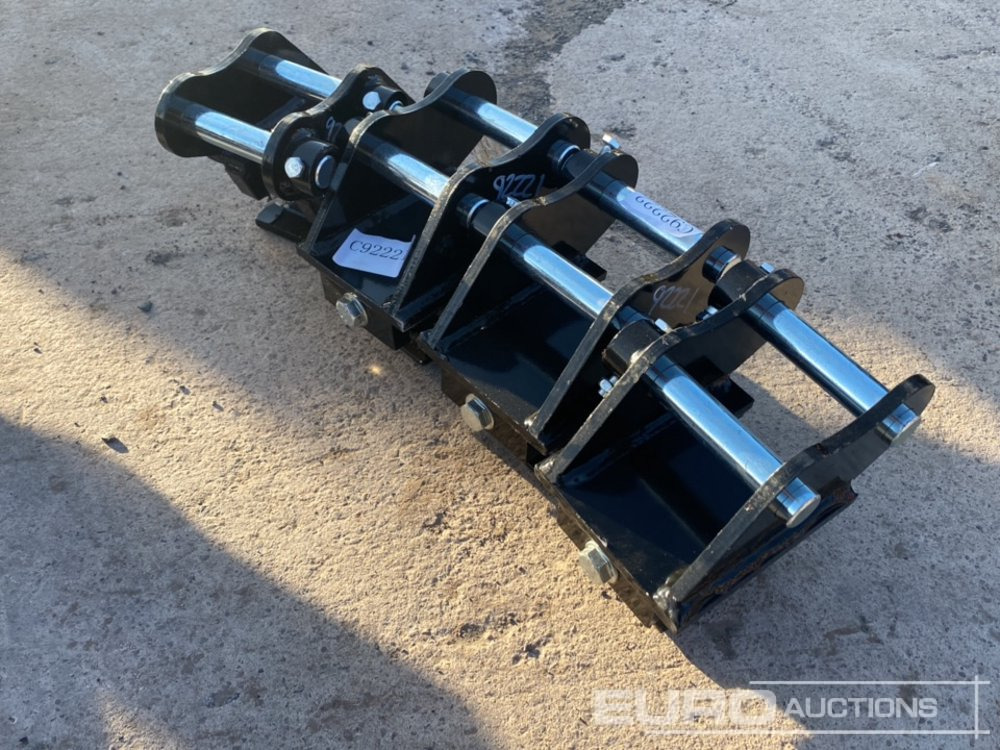 Unused 2025 Quick Coupler to suit Mini Excavator (4 of) - Attache rapide: photos 3 Unused 2025 Quick Coupler to suit Mini Excavator (4 of) - Attache rapide: photos 3