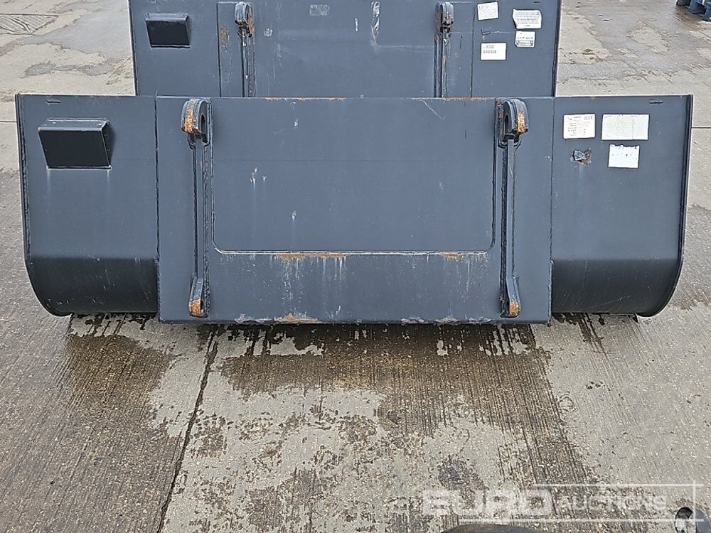 Unused 2025 Rhinox 90" Loading Bucket to suit Telehandler - Godet: photos 4 Unused 2025 Rhinox 90" Loading Bucket to suit Telehandler - Godet: photos 4