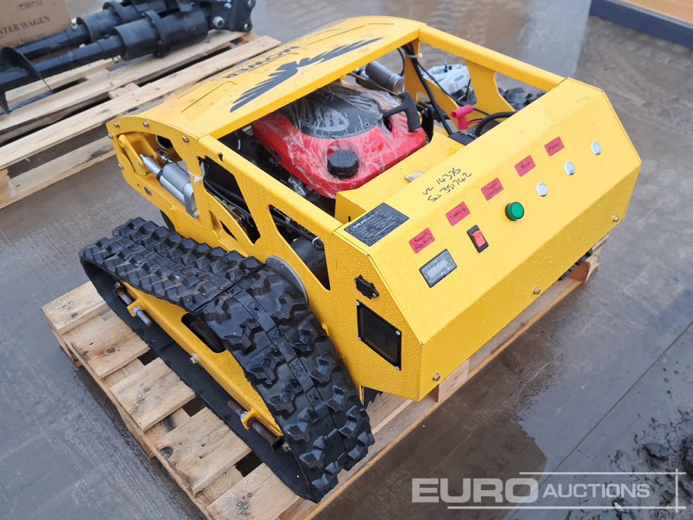 Unused 2025 Salini RC-900 Radio Controlled Tracked Lawnmower (Controls in Office) - Motofaucheuse: photos 3 Unused 2025 Salini RC-900 Radio Controlled Tracked Lawnmower (Controls in Office) - Motofaucheuse: photos 3