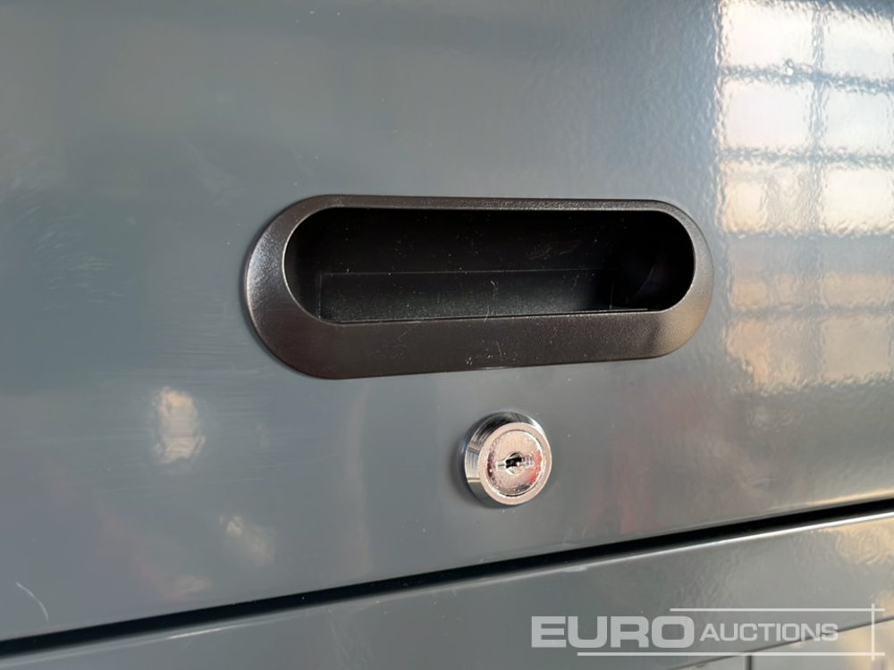 Équipement de garage Unused Boss 2.6m 9 Drawer, 5 Cabinet Tool Station: photos 16 Équipement de garage Unused Boss 2.6m 9 Drawer, 5 Cabinet Tool Station: photos 16